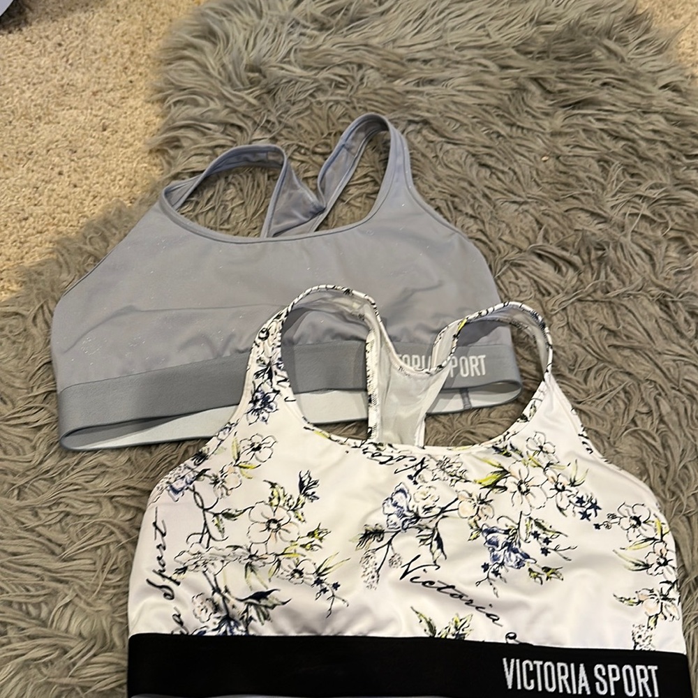 2 Victoria’s Secret sports bras